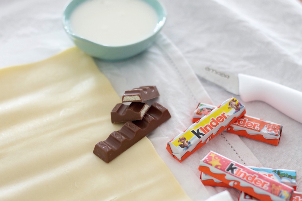 03_mini_cornetti_con_barrette_kinder_dressing_and_toppings