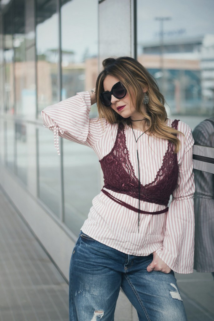 Bra Over Shirt Trend reggiseno a vista Dressing and Toppings