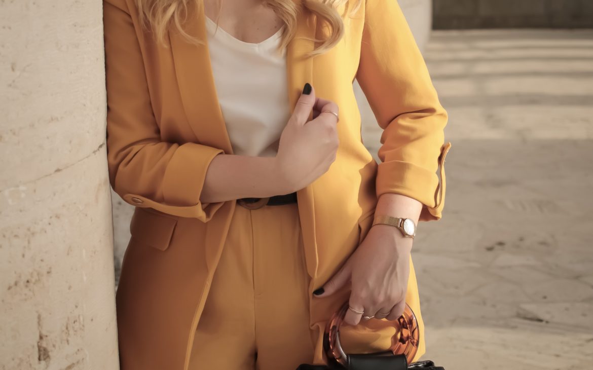 power suit tailleur colorato