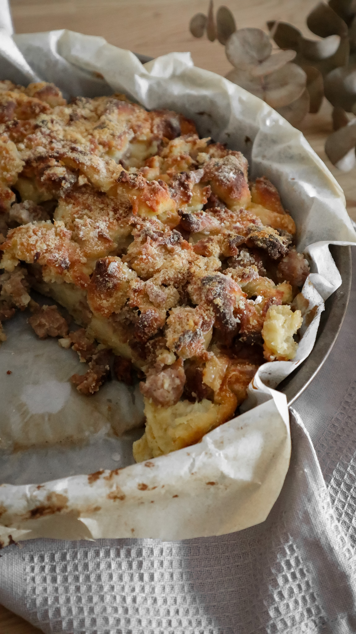 Sbriciolata di patate con salsiccia e provola