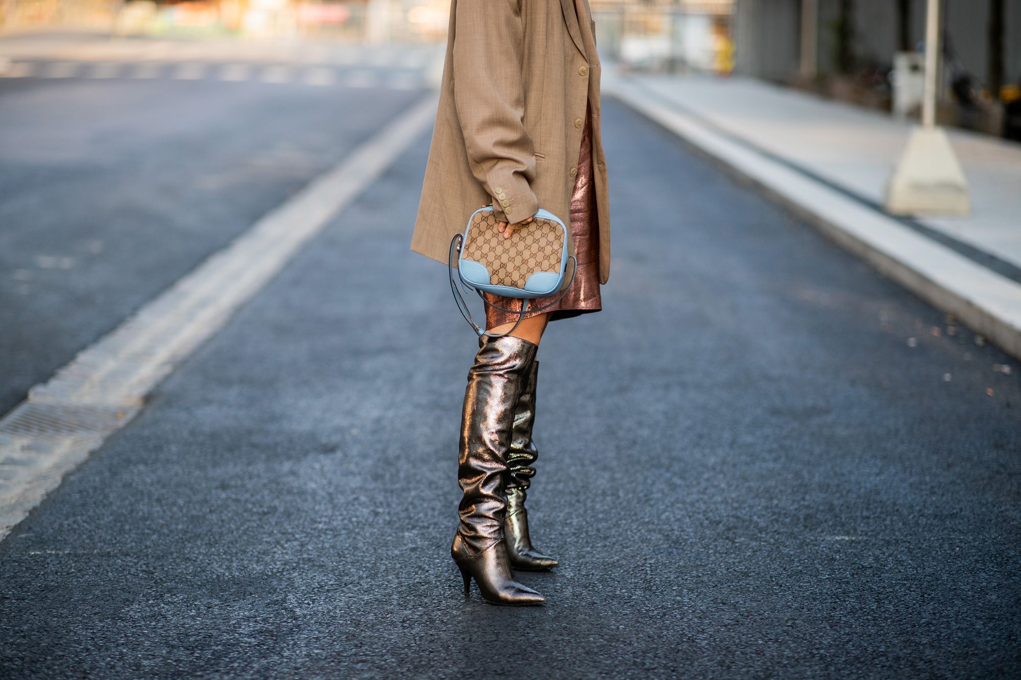 Look con stivali al ginocchio deals