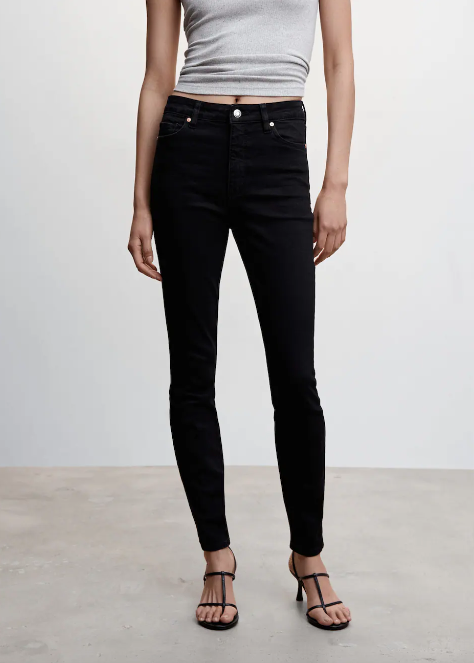 jeans skinny tornano di moda